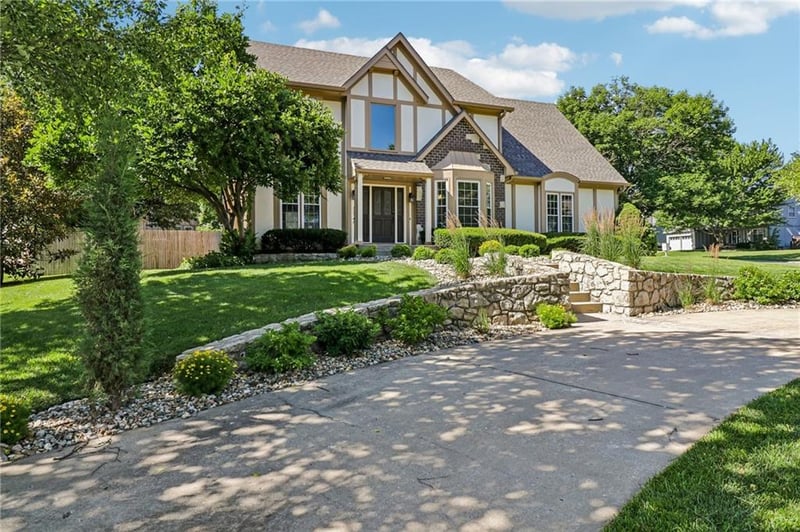 12748 Cody St, Overland Park, KS 66213