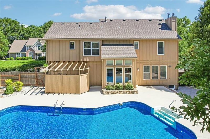 12748 Cody St, Overland Park, KS 66213