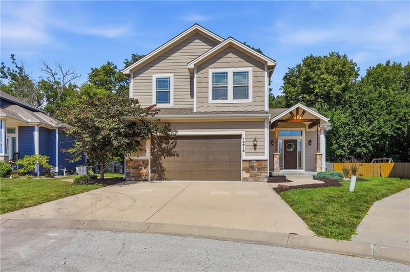 12616 Charlotte St, Kansas City, MO 64146