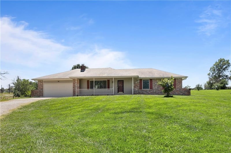 8 515 Rd, Warrensburg, MO 64093