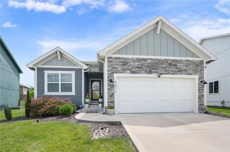 9013 9th St, Lee's Summit, MO 64064