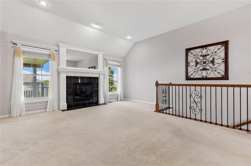 2113 Bradford Pl, Excelsior Springs, MO 64024
