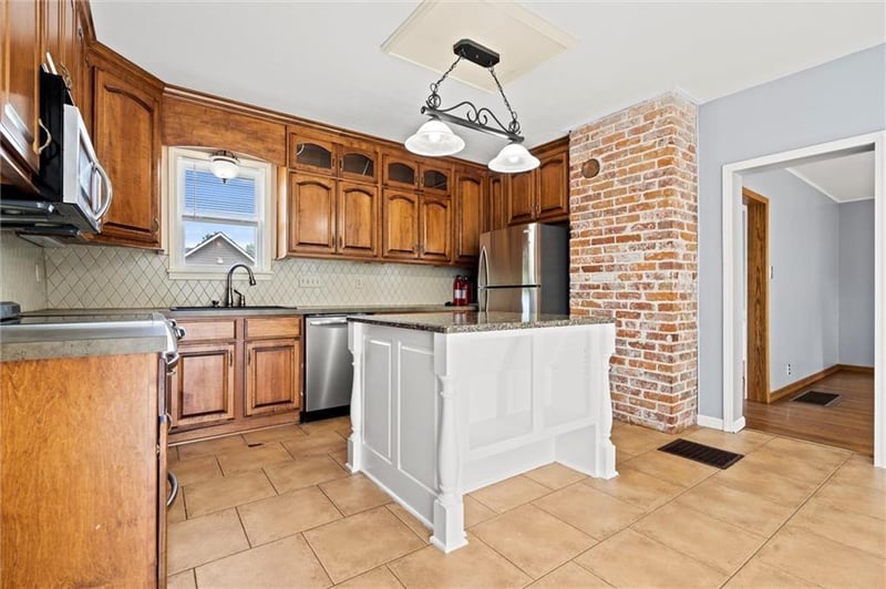 1000 Broadway St, Leavenworth, KS 66048
