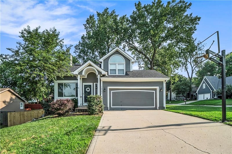 10002 NW 86th Ter, Kansas City, MO 64153