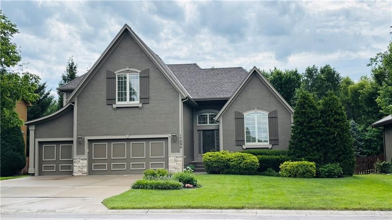 17595 Brockway St, Olathe, KS 66062