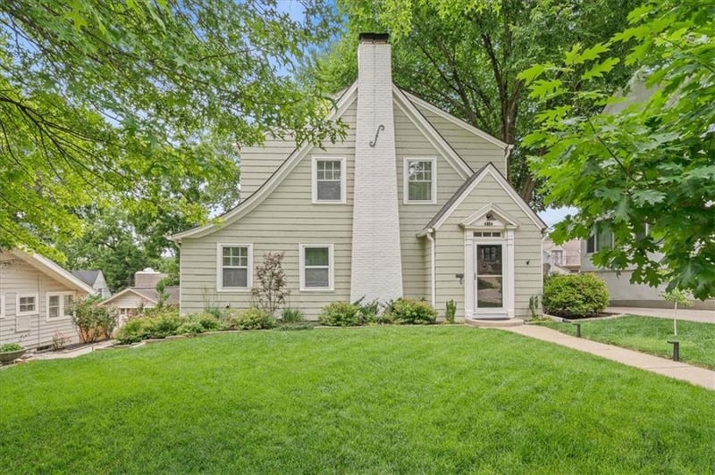 4954 Bell St, Kansas City, MO 64112