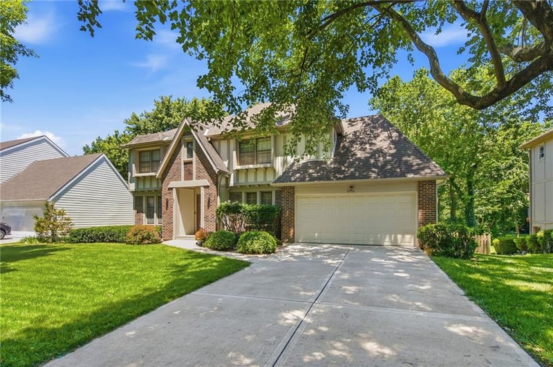8412 116th Ter, Overland Park, KS 66210