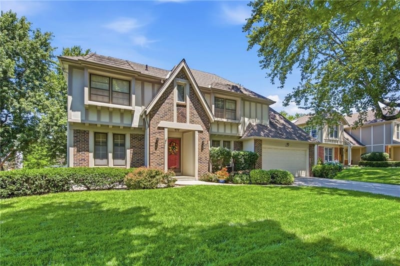 8412 116th Ter, Overland Park, KS 66210