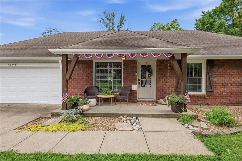 1203 Charles St, Harrisonville, MO 64701
