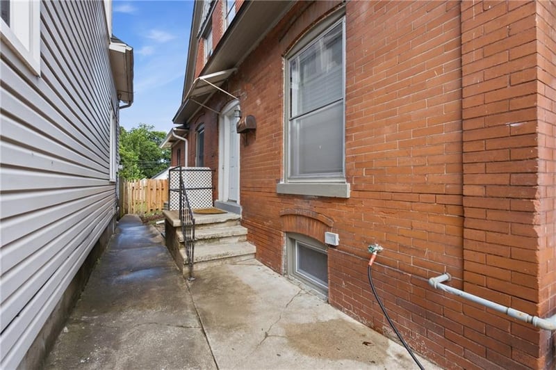 332 Lawndale Ave, Kansas City, MO 64123