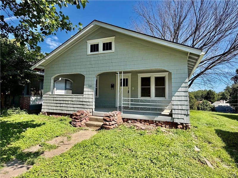 3209 Mitchell Ave, St Joseph, MO 64507