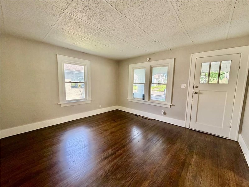 3209 Mitchell Ave, St Joseph, MO 64507