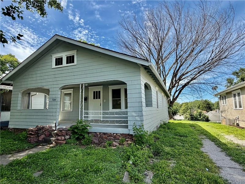 3209 Mitchell Ave, St Joseph, MO 64507