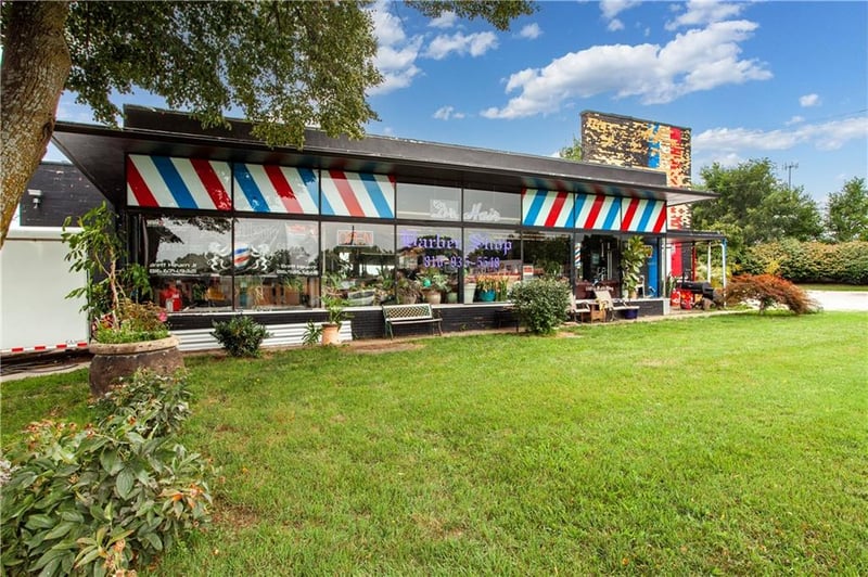 13011 40 Highway Hw, Independence, MO 64055