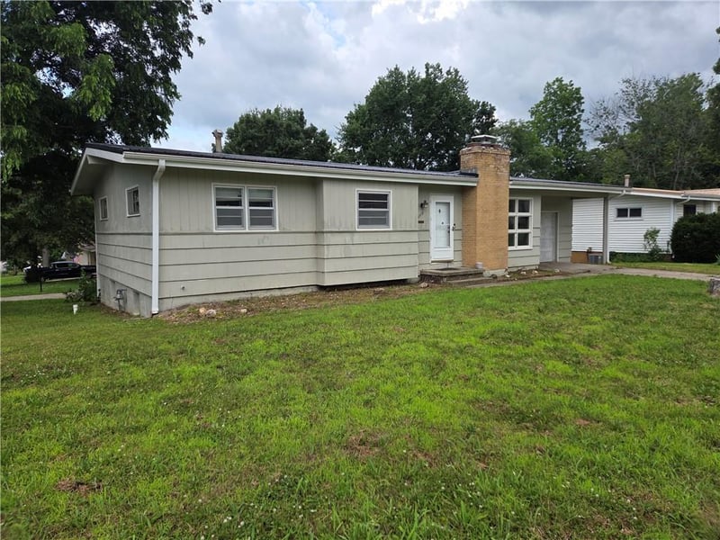 1112 Montserrat Park Rd, Warrensburg, MO 64093
