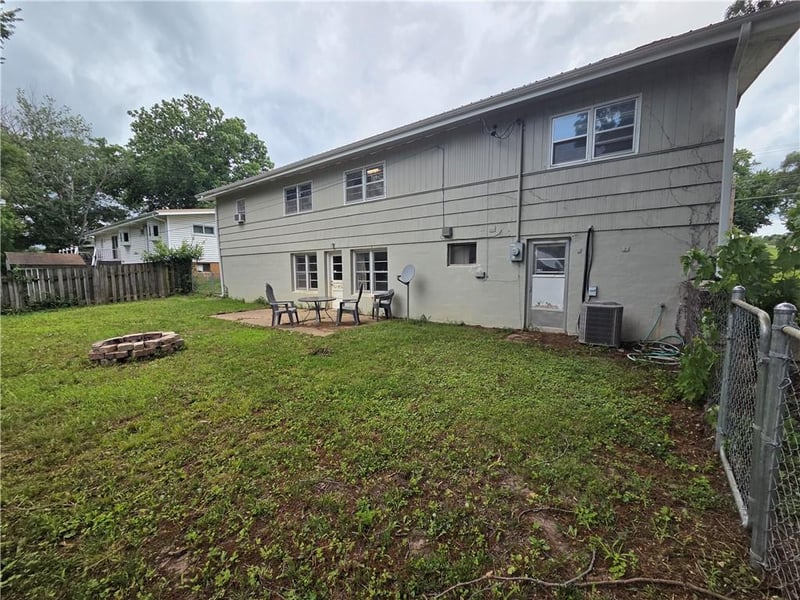 1112 Montserrat Park Rd, Warrensburg, MO 64093