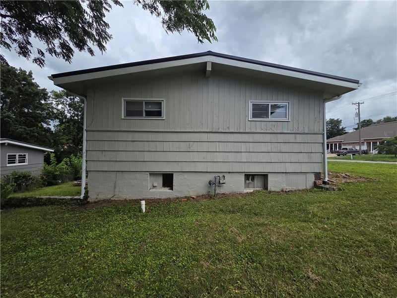 1112 Montserrat Park Rd, Warrensburg, MO 64093