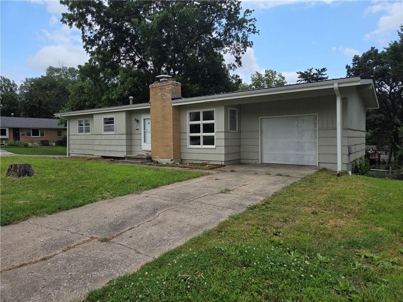 1112 Montserrat Park Rd, Warrensburg, MO 64093