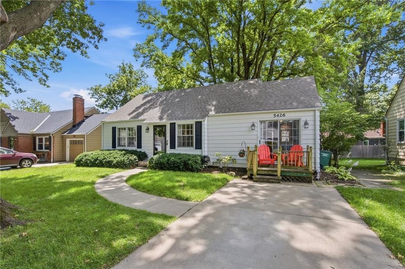 5426 Juniper Dr, Roeland Park, KS 66205