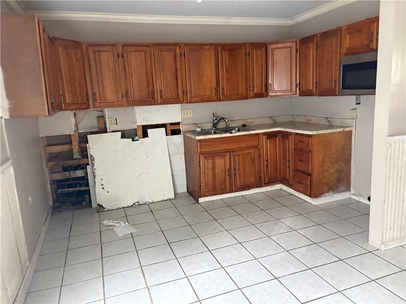 2305 Castle Ln, St Joseph, MO 64503