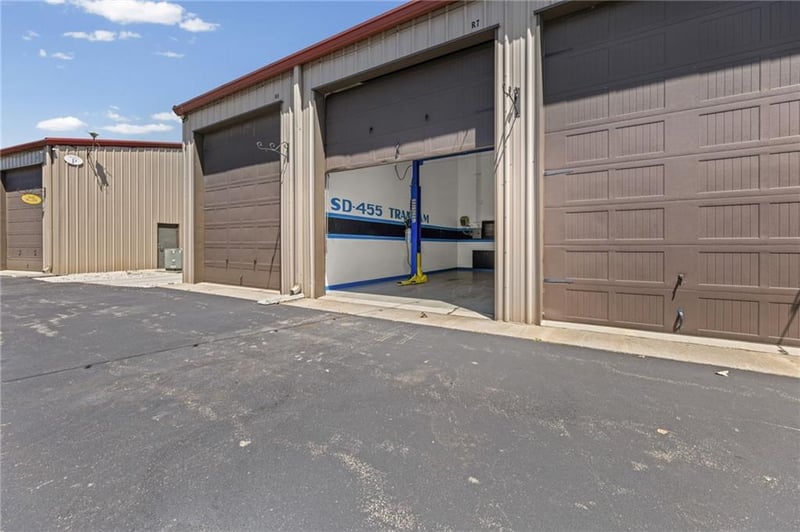 29230 83rd St, De Soto, KS 66018
