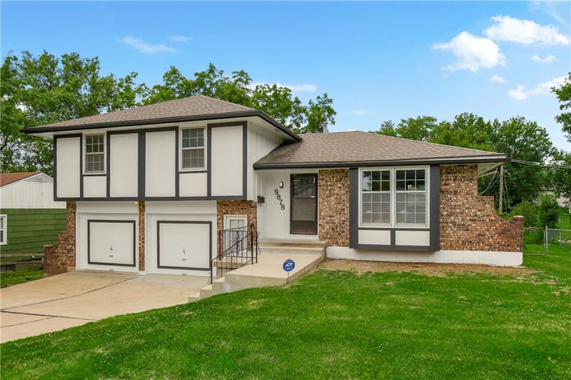 9878 Pennsylvania Ave, Kansas City, MO 64114