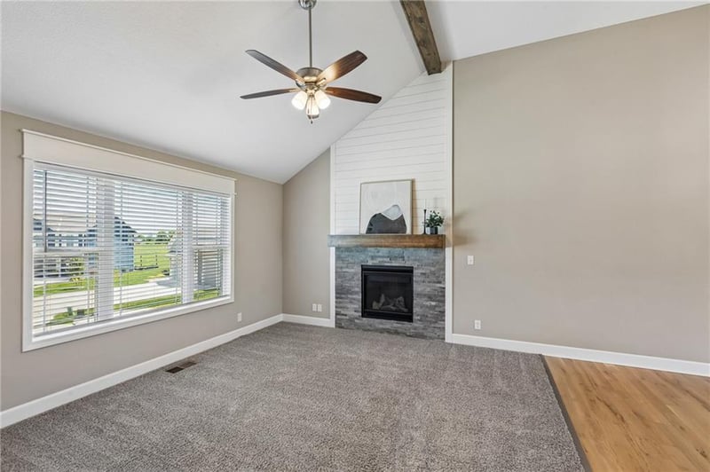 20602 Copper Creek Dr, Peculiar, MO 64078