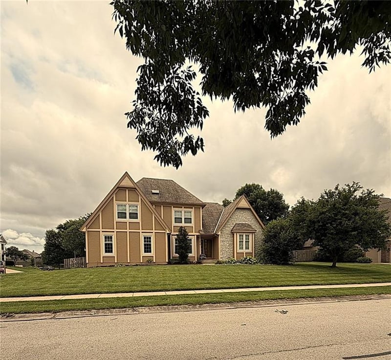 1619 NE 100 Ct, Kansas City, MO 64155