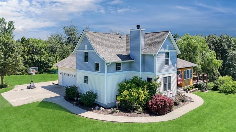 211 415 Rd, Warrensburg, MO 64093