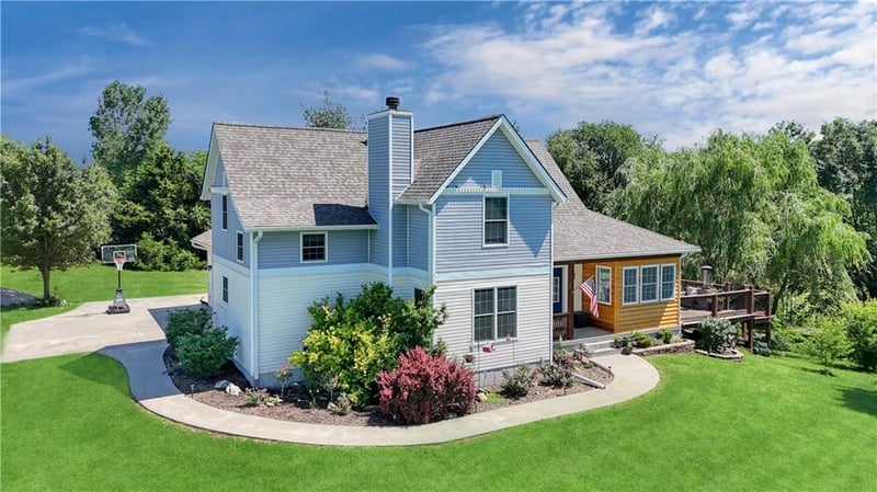 211 415 Rd, Warrensburg, MO 64093