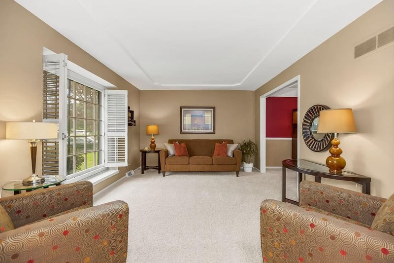 9503 Farley Cir, Overland Park, KS 66212