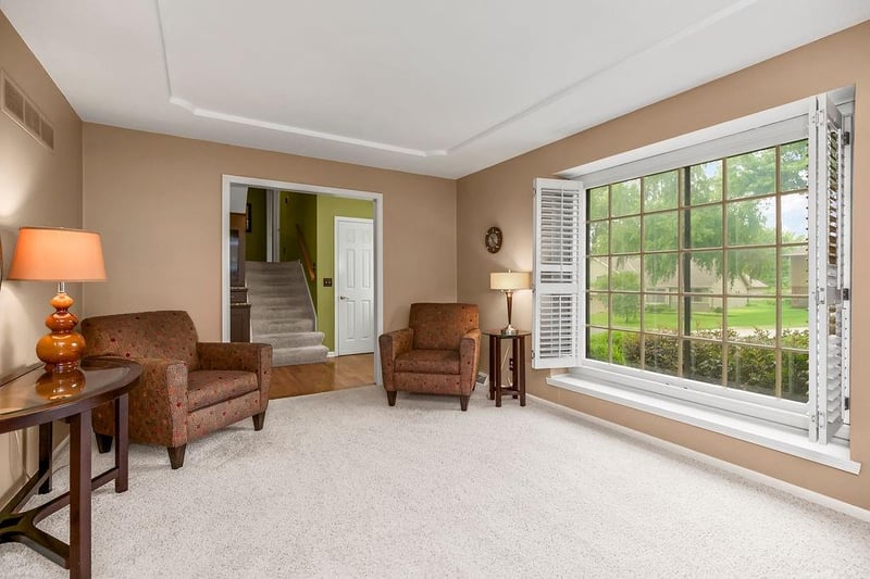9503 Farley Cir, Overland Park, KS 66212