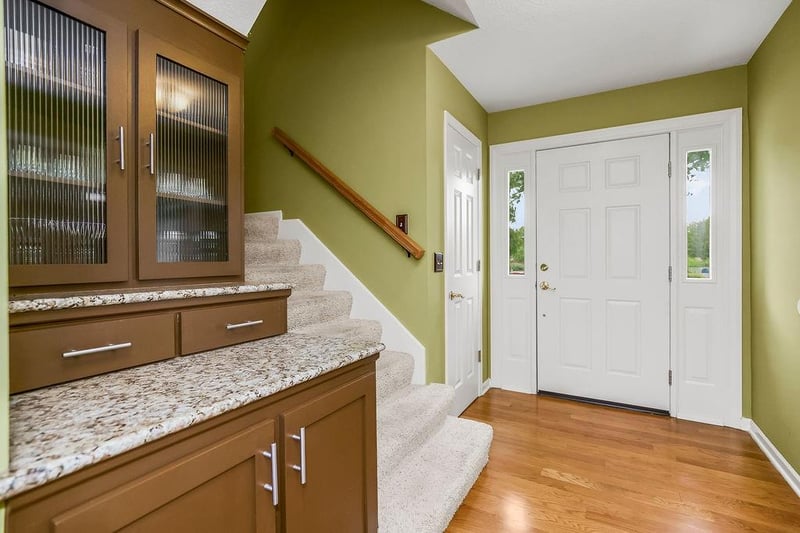 9503 Farley Cir, Overland Park, KS 66212
