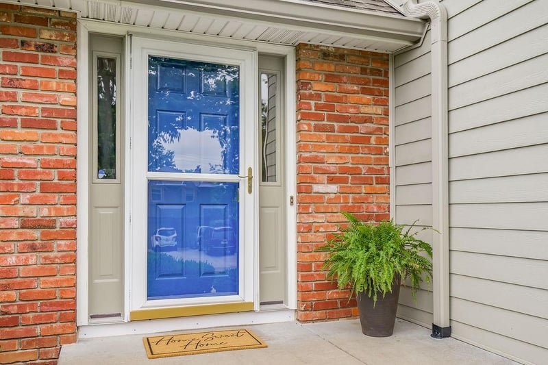 9503 Farley Cir, Overland Park, KS 66212