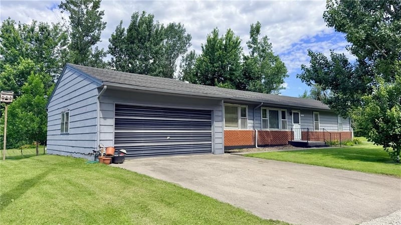 743 2nd St, Spickard, MO 64679