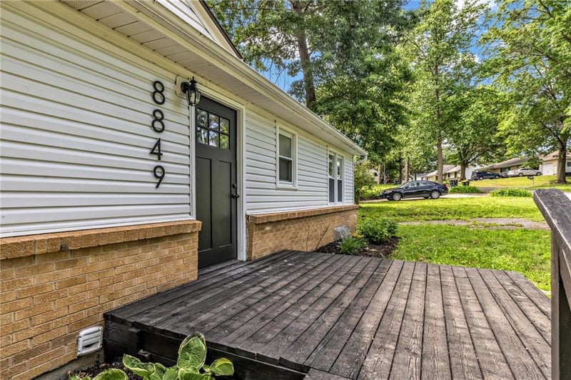 8849 Locust St, Kansas City, MO 64155
