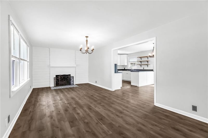 8849 Locust St, Kansas City, MO 64155