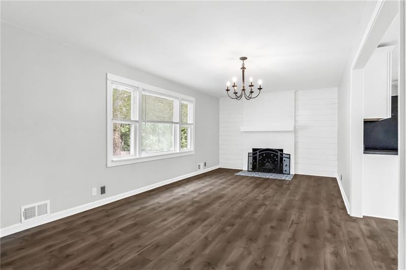 8849 Locust St, Kansas City, MO 64155