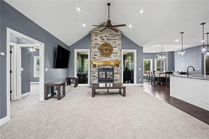 12789 Pontiac Dr, Savannah, MO 64485