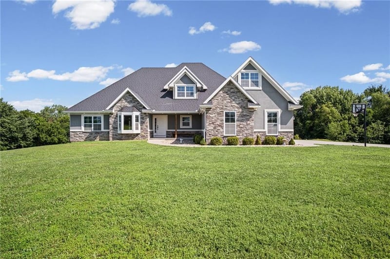 12789 Pontiac Dr, Savannah, MO 64485
