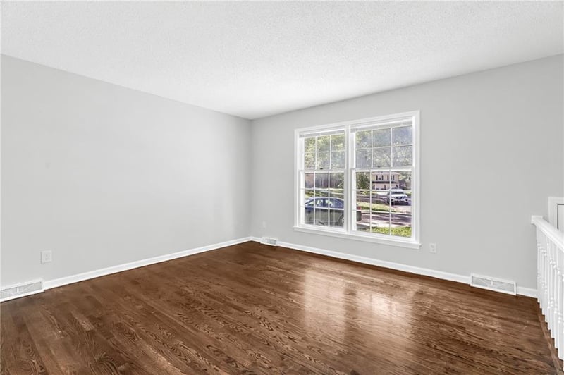 1908 2nd St, Lee's Summit, MO 64081