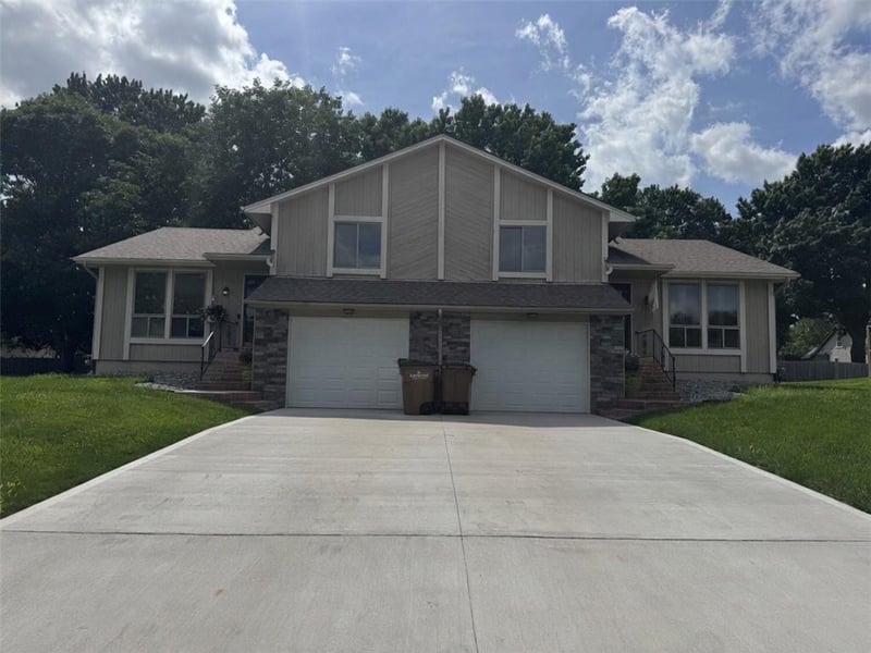 304 Rice St, Raymore, MO 64083