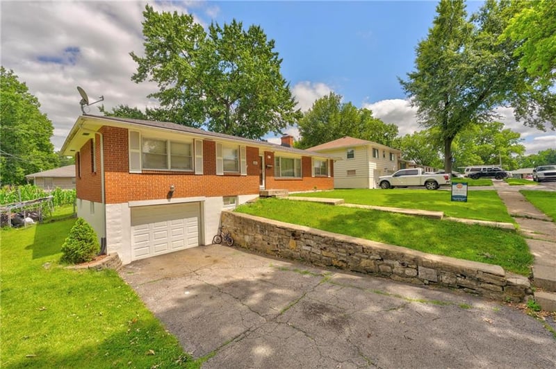 1601 N 81st Ter, Kansas City, KS 66112