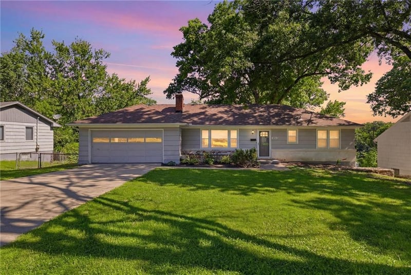 618 110th St, Kansas City, MO 64131