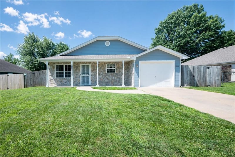 1044 Arrowhead Rg, Independence, MO 64056