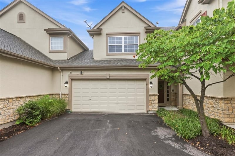 21115 118th Ter, Olathe, KS 66061