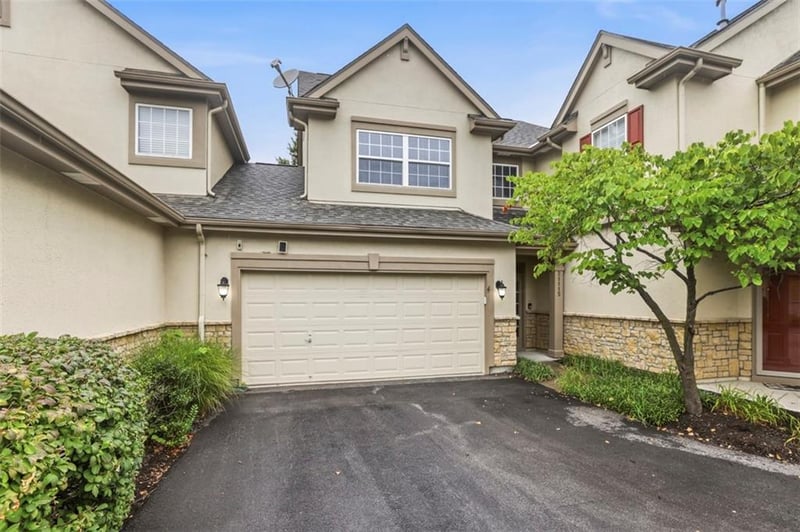 21115 118th Ter, Olathe, KS 66061