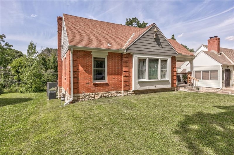 1176 E 77th Ter, Kansas City, MO 64131