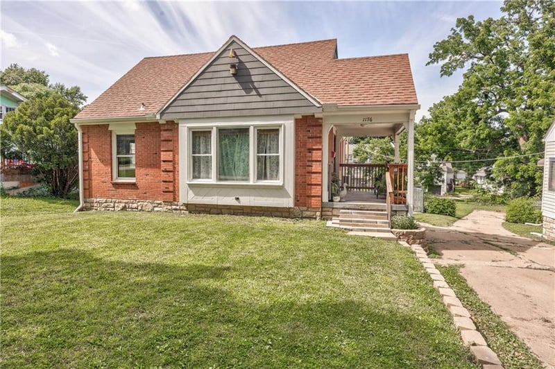 1176 E 77th Ter, Kansas City, MO 64131