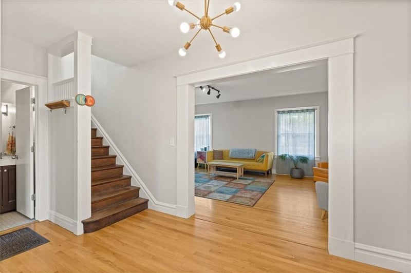 5420 Tracy Ave, Kansas City, MO 64110